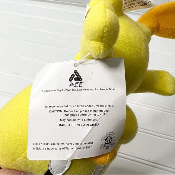 NWT Vintage Looney Tunes Warner Brothers Tweety Bird Yellow Plush Stuffed Animal - Picture 4 of 4